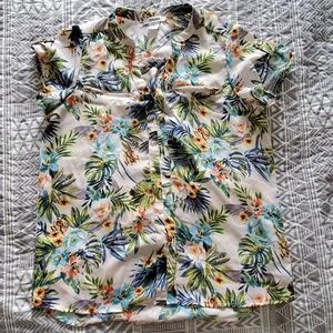 Hawaiian- style blouse